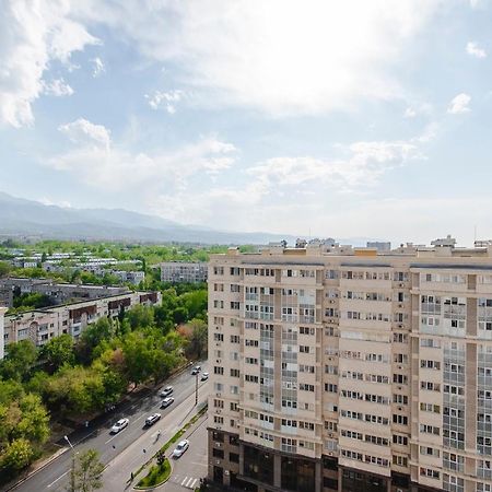 Razmestim В Жк Шахристан На 15 Этаже Almaty Ngoại thất bức ảnh