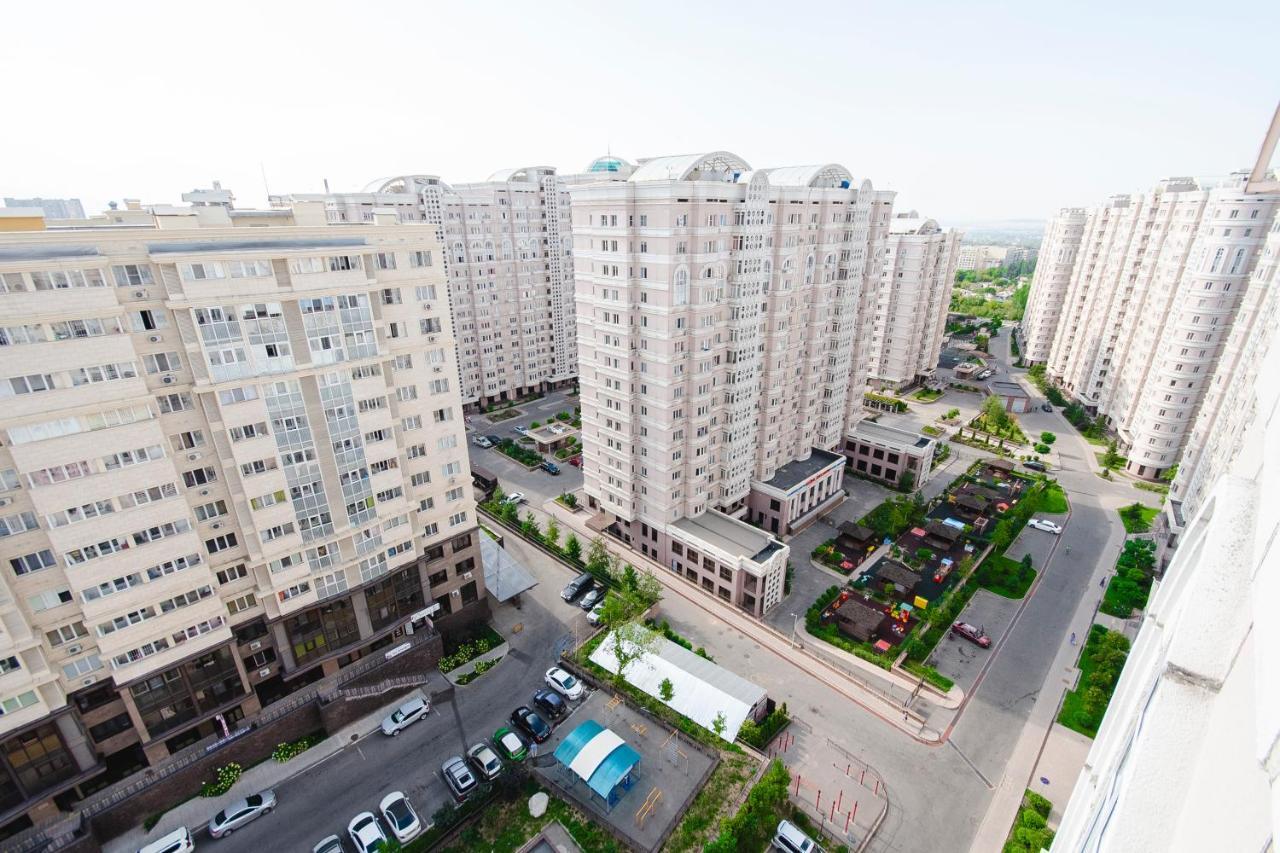Razmestim В Жк Шахристан На 15 Этаже Almaty Ngoại thất bức ảnh